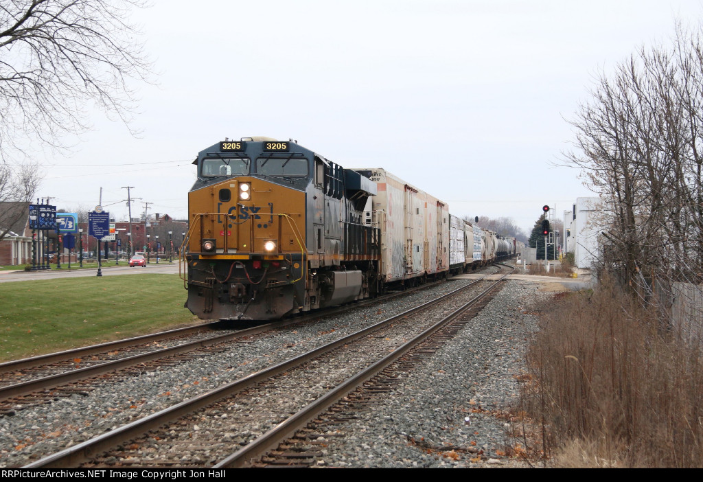 Q326 comes east through Grandville with a 1x1 power setup